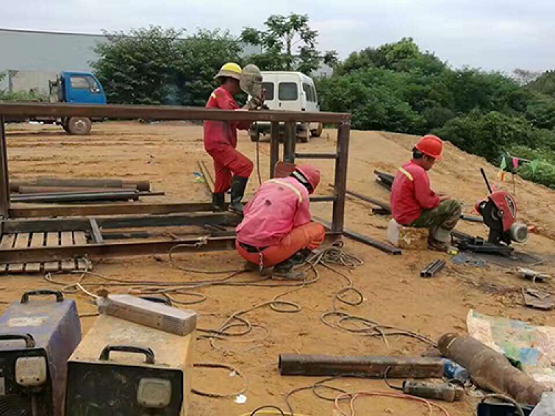 我公司員工自制的泥漿回收系統